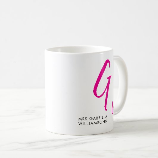Schwarz-Rosa-Script Monogram Mrs. Wedding Kaffeetasse (VorderseiteRechts)