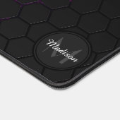 Schwarz-Rosa-Wabengeometrie-Muster Monogram Schreibtischunterlage (Ecke)