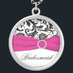 Schwarz, Rosa, Weiße Damaske Bridesmaid Pendant Versilberte Kette<br><div class="desc">Diese stilvolle, schwarz-weiße Damast Bridesmaid Halskette mit einem Imitat fuchsia Band und Juwelen wäre ein besonderes Mémento für alle Damen in Ihrer Hochzeit. Ändern Sie das Wort "Bridesmaid" in ihren Namen oder in das, was Sie dort gewollt haben. E-Mail niteowlstudio@gmail.com , wenn Sie Hilfe benötigen, um dies so zu personalisieren,...</div>