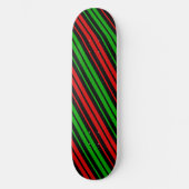 Schwarz Rot Grün Streifen Muster Skateboard (Vorderseite)