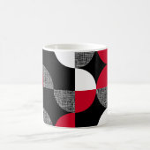 Schwarz, rot, kariertes geometrisches Muster. Kaffeetasse (Mittel)