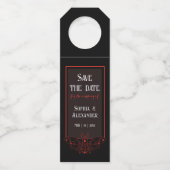 Schwarz-Rot-Schmetterling-Gotik Save the Date Flaschenanhänger (Vorderseite)