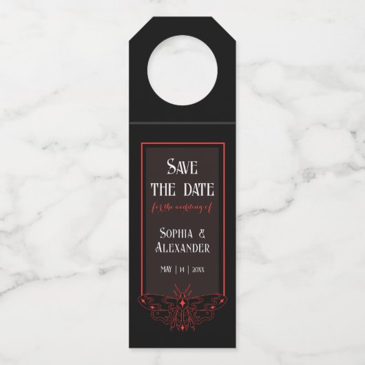 Schwarz-Rot-Schmetterling-Gotik Save the Date Flaschenanhänger (Vorderseite)