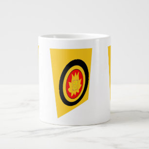 Schwarz-Senf-farbene Grafik, moderne Kunst Jumbo-Tasse