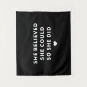 Schwarz sie glaubte, sie könnte also zitieren wandteppich (Vorderseite)