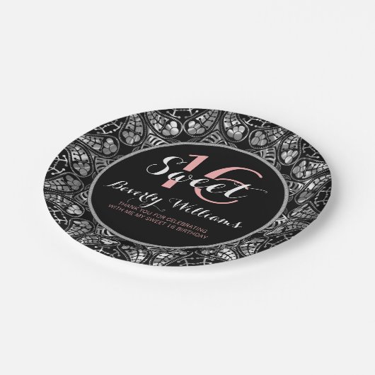 Schwarz & Silber Gray Blütenspitze Sweet 16 Pappteller (Schrägansicht)