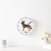 Schwarz-Tan-Hund mit benutzerdefiniertem Text Runde Wanduhr (Zuhause)