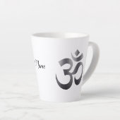 Schwarz Textured Om Symbol, Name, 12oz Latte Tasse (Rechte Ecke)