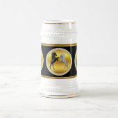 Schwarz und ein weißes Pferd, das kämpft Bierglas (Mittel)