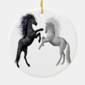 Schwarz und ein weißes Pferd, das kämpft Keramik Ornament (Hinten)