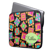 Schwarz und farbenfrohe Patchwork Quilt Block Art Laptopschutzhülle (Vorderseite Links)