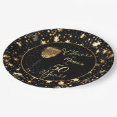 Schwarz und Gold jubeln für die Jahre Pappteller (Schrägansicht)