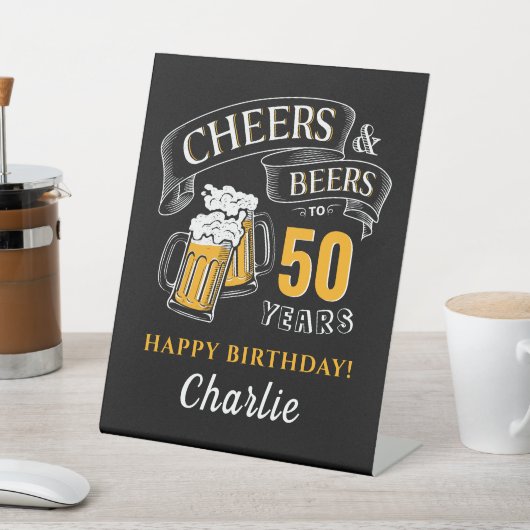 Schwarz und Gold jubeln und Bier jeden Alters Gebu Sockelschild (In SItu)