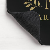 Schwarz und Gold Moderne elegante Floral Monogram  Mousepad (Ecke)