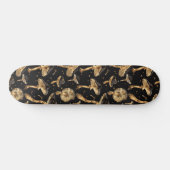 Schwarz und Gold Mushroom Fungi Muster Skateboard (Horizontal)