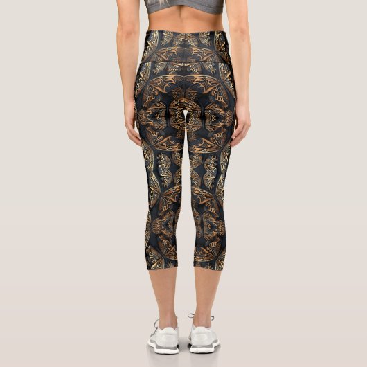 Schwarz und Golden Butterfly Nahtloses Pattren Capri Leggings (Rückseite)