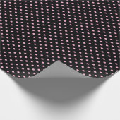 Schwarz und hellrosa Punkte Geschenkpapier (Ecke)