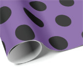 Schwarz und Lila Medium Polka Dot Wrapping Paper Geschenkpapier (Rolleneckpunkt)