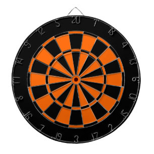 schwarz und orange dartscheibe