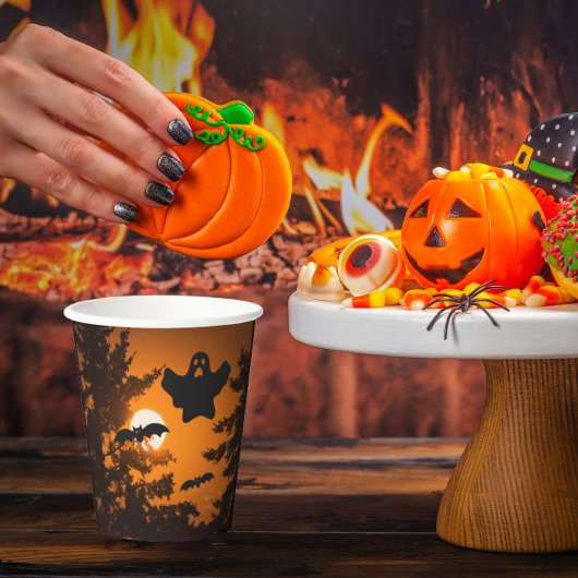 Schwarz und Orange Spooky Halloween Night Szene Pappbecher