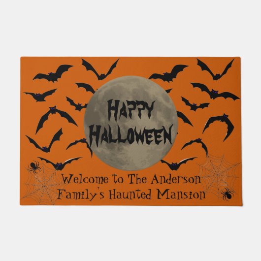 Schwarz und Orange Spooky Typografie Happy Hallowe Fußmatte (Vorderseite)