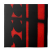 Schwarz und Rot Abstrakt Fliese (Vorderseite)