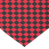 Schwarz und Rot - Retro-Schachbrett Tischdecke (Schrägansicht)