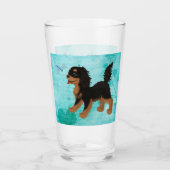 Schwarz und Tan Cavalier Spaniel mit Drachenfliege Glas (Vorderseite)