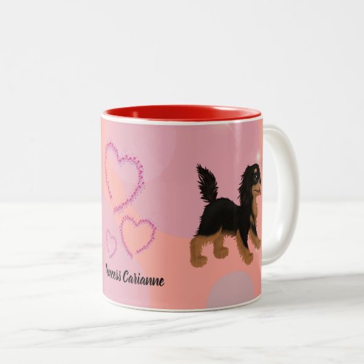Schwarz und Tan Cavalier Spaniel und Dragonfly Zweifarbige Tasse (VorderseiteRechts)