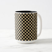 Schwarz und Tan Checkered Zweifarbige Tasse (VorderseiteRechts)