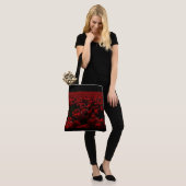 Schwarz und tiefburgundisch, hübsche Blume Tasche (Am Model)