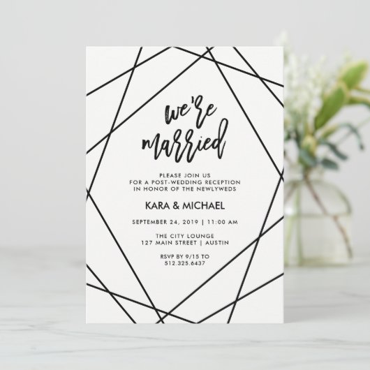 Schwarz und Weiß geometrisch | Wir sind Verheirate Einladung (Stehend Vorderseite)