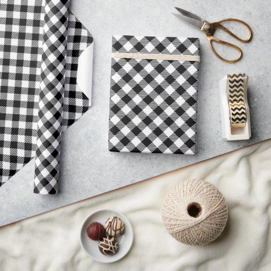 Schwarz und Weiß Gingham Geschenkpapier (Kunsthandwerk)