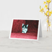 Schwarz und Weiß Kitten auf Red Sofa Karte (Gelbe Blume)