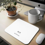 Schwarz und Weiß | Modernes Monogramm Mousepad<br><div class="desc">Dieses moderne Mousepad weist einen schlichten,  weißen Hintergrund auf,  mit fett schwarzen Initialen für ein einfaches und berufliches Aussehen.</div>