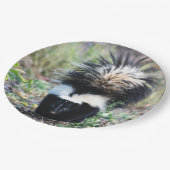 Schwarz und Weiß Pappteller (Schrägansicht)