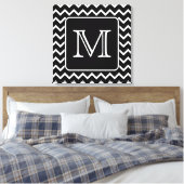 Schwarz und Weiß Zickzack mit Custom Monogram. Leinwanddruck (Insitu (Schlafzimmer))