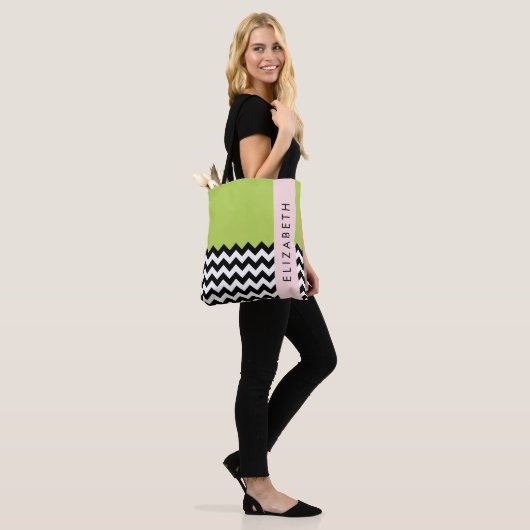 Schwarz und Weiß Zigzag, Zickzack, Grün, Ihr Name Tasche (Am Model)