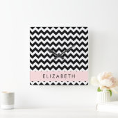 Schwarz und Weiß Zigzag, Zickzack Muster, Ihr Name Quadratische Wanduhr (Zuhause)