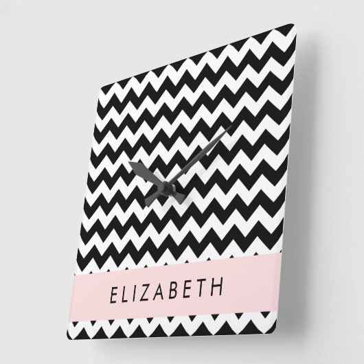 Schwarz und Weiß Zigzag, Zickzack Muster, Ihr Name Quadratische Wanduhr (Winkel)