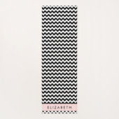 Schwarz und Weiß Zigzag, Zickzack Muster, Ihr Name Yogamatte (Rückseite)