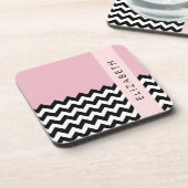 Schwarz und Weiß Zigzag, Zickzack, Rosa, Ihr Name Getränkeuntersetzer (Linke Seite)
