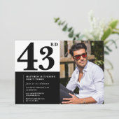 Schwarz-Weiß 43. Geburtstag Einladungen Foto (Stehend Vorderseite)
