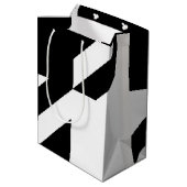 Schwarz-Weiß-Abstract-Design Mittlere Geschenktüte (Rückseite Schrägansicht)