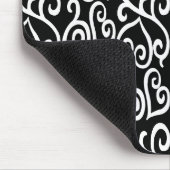 Schwarz-Weiß-Abstraktes Herzmuster Mousepad (Ecke)
