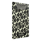 schwarz-weiß abstraktes Muster-Monogramm Mini Klemmbrett (Schrägansicht)