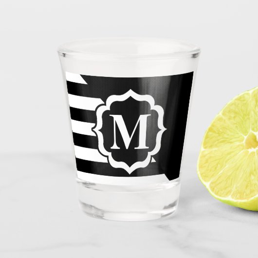 Schwarz-Weiß-Abstraktes Muster Schnapsglas (Vorderseite)