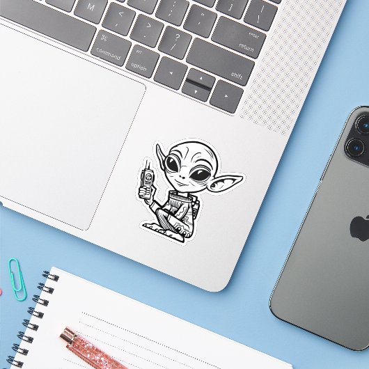 Schwarz-Weiß-Alien Aufkleber (Laptop mit iPhone)