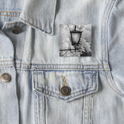 Schwarz-Weiß-Ansicht der Leuchte Button (Beispiel)