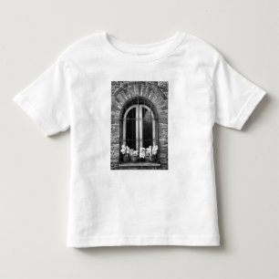 Schwarz-Weiß-Ansicht von Fenster- und Blume-Töpfen Kleinkind T-shirt